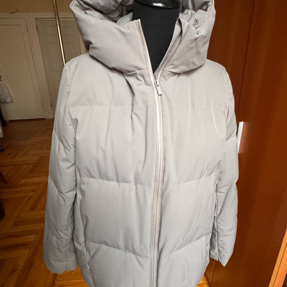 Uniqlo Light Gray Women's Hooded Puffer Coat